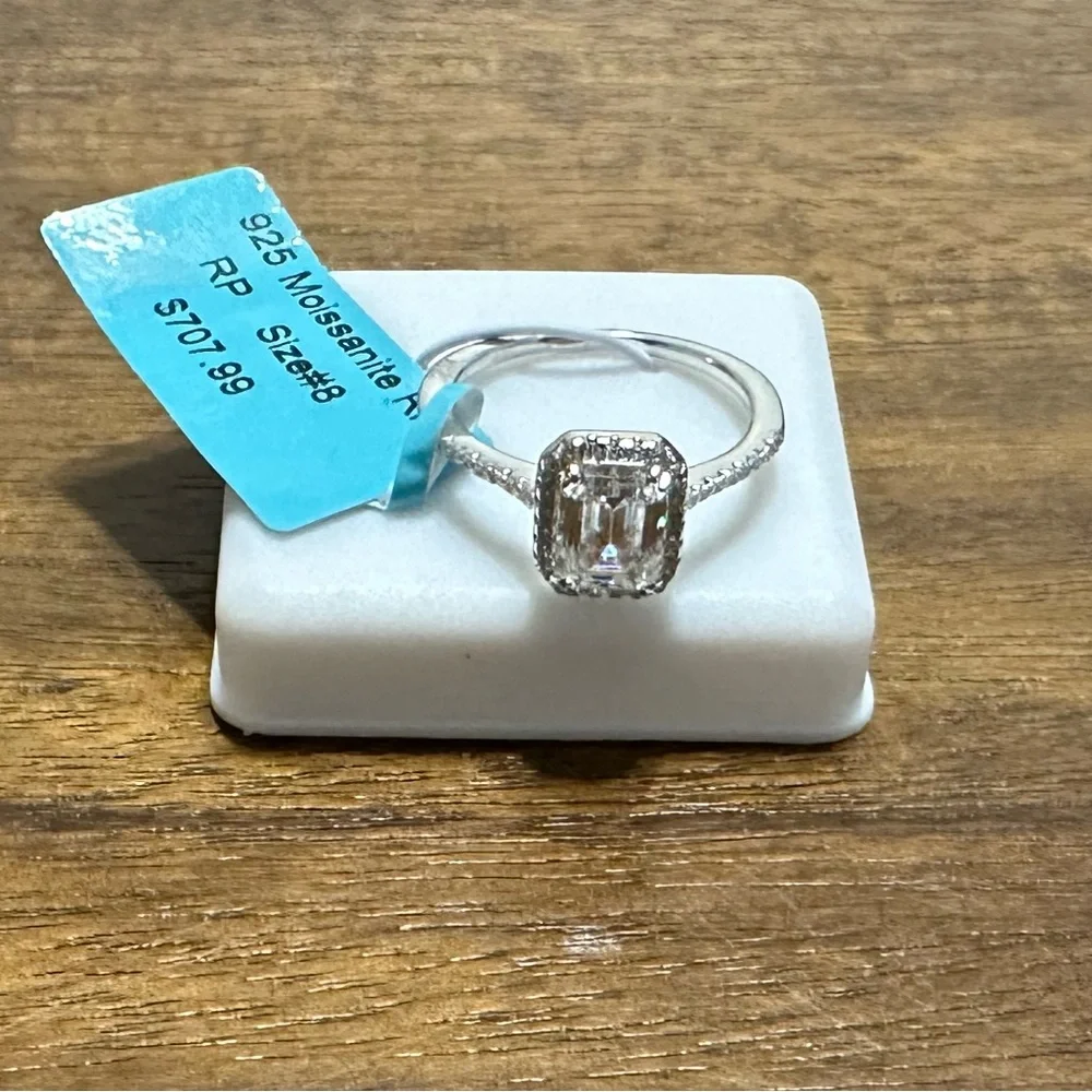 Size 8 sterling silver 925 moissanite ring 2.21 CRW VVSD color - Picture 1 of 4